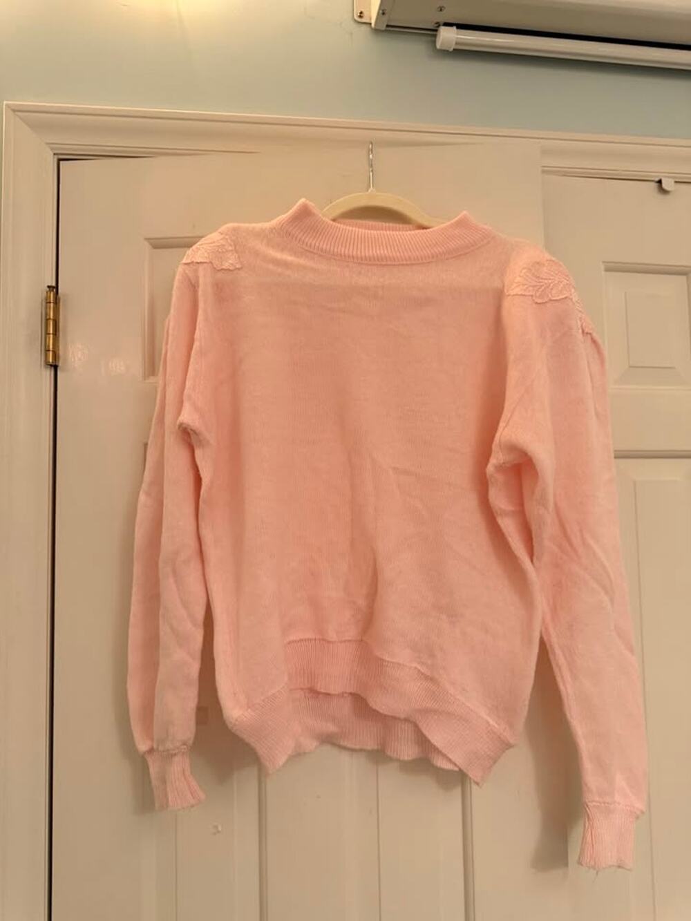 Pink Long Sleeve sweater floral applique European brand medium  – Women's